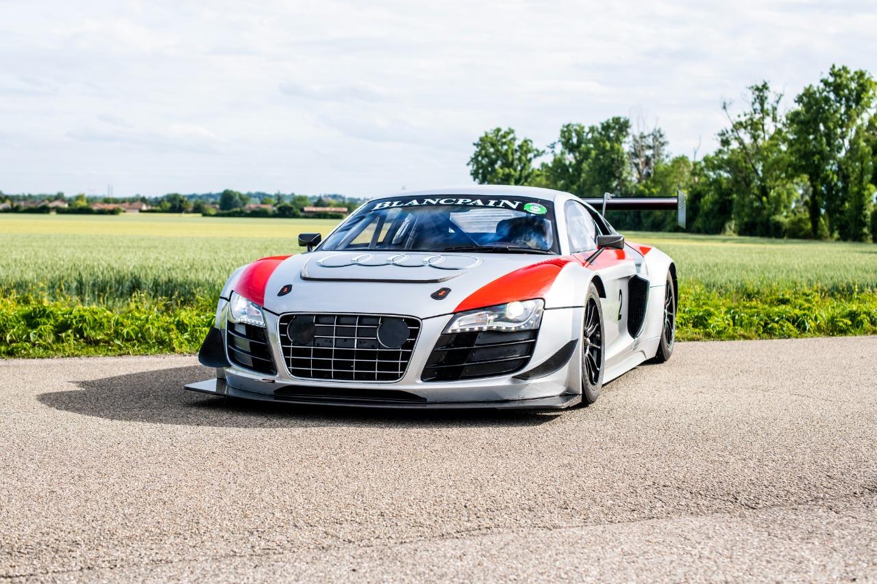 AUDI R8 LMS ULTRA GT3 LesAnciennes.com