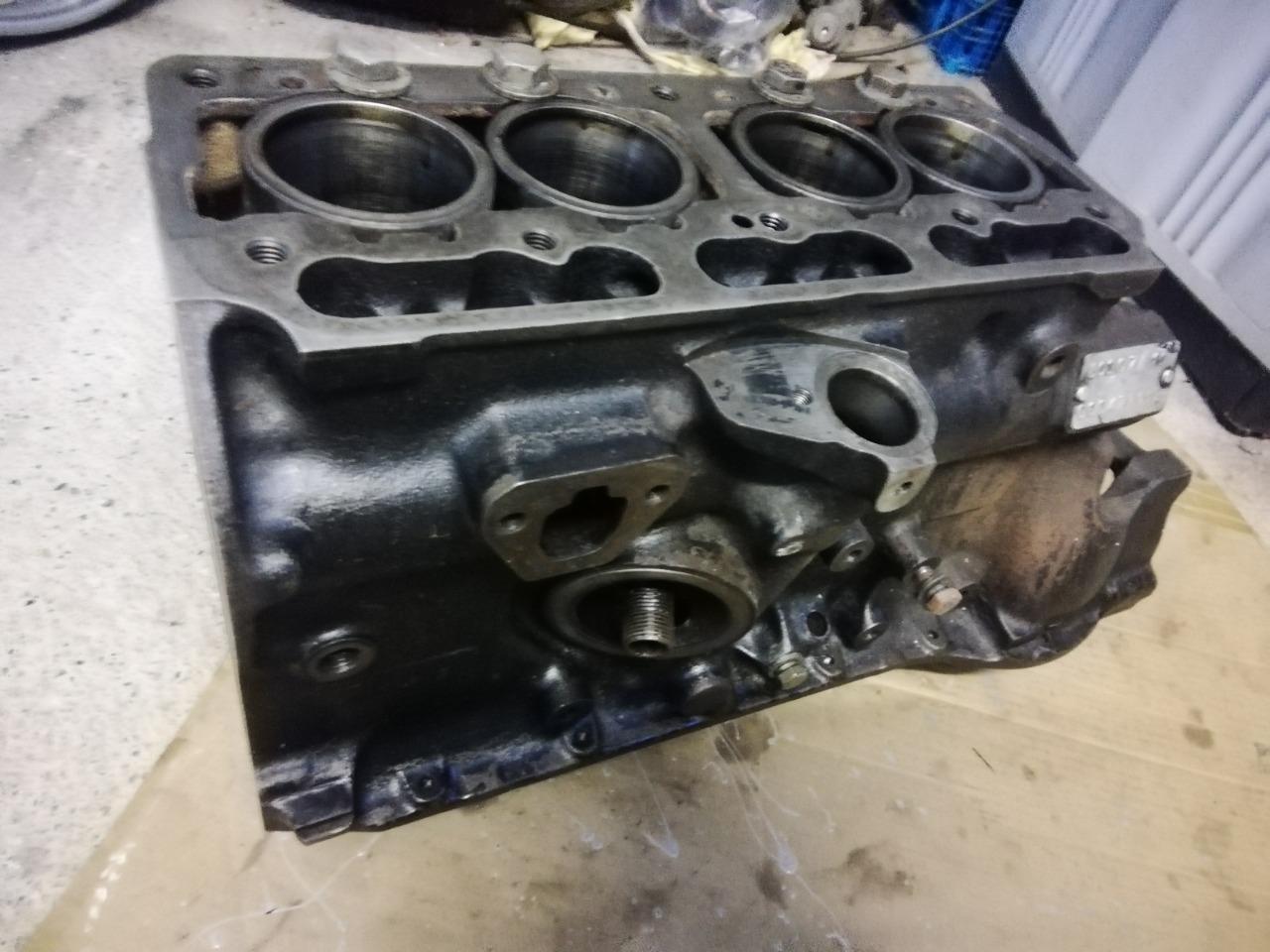 Bloc moteur RENAULT 4CV LesAnciennes.com