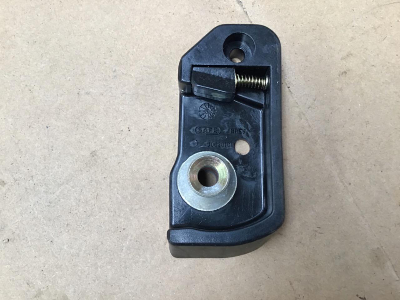 GÂCHE DE PORTE NEUVE FIAT DUCATO TALENTO LesAnciennes.com