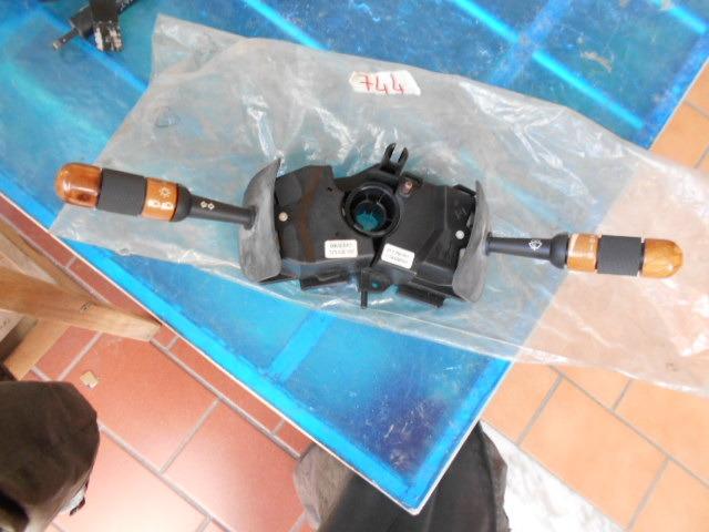 Commodo de phares Maserati Quattroporte 3.2 v8 LesAnciennes.com