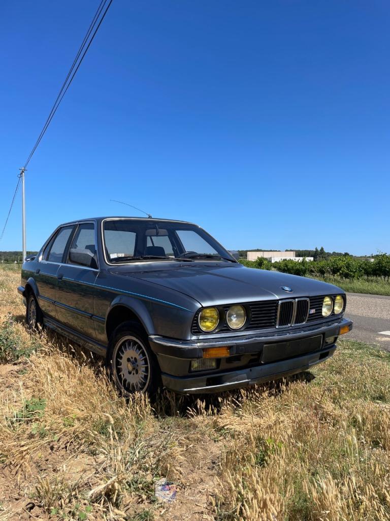 BMW 323 - 1984 LesAnciennes.com