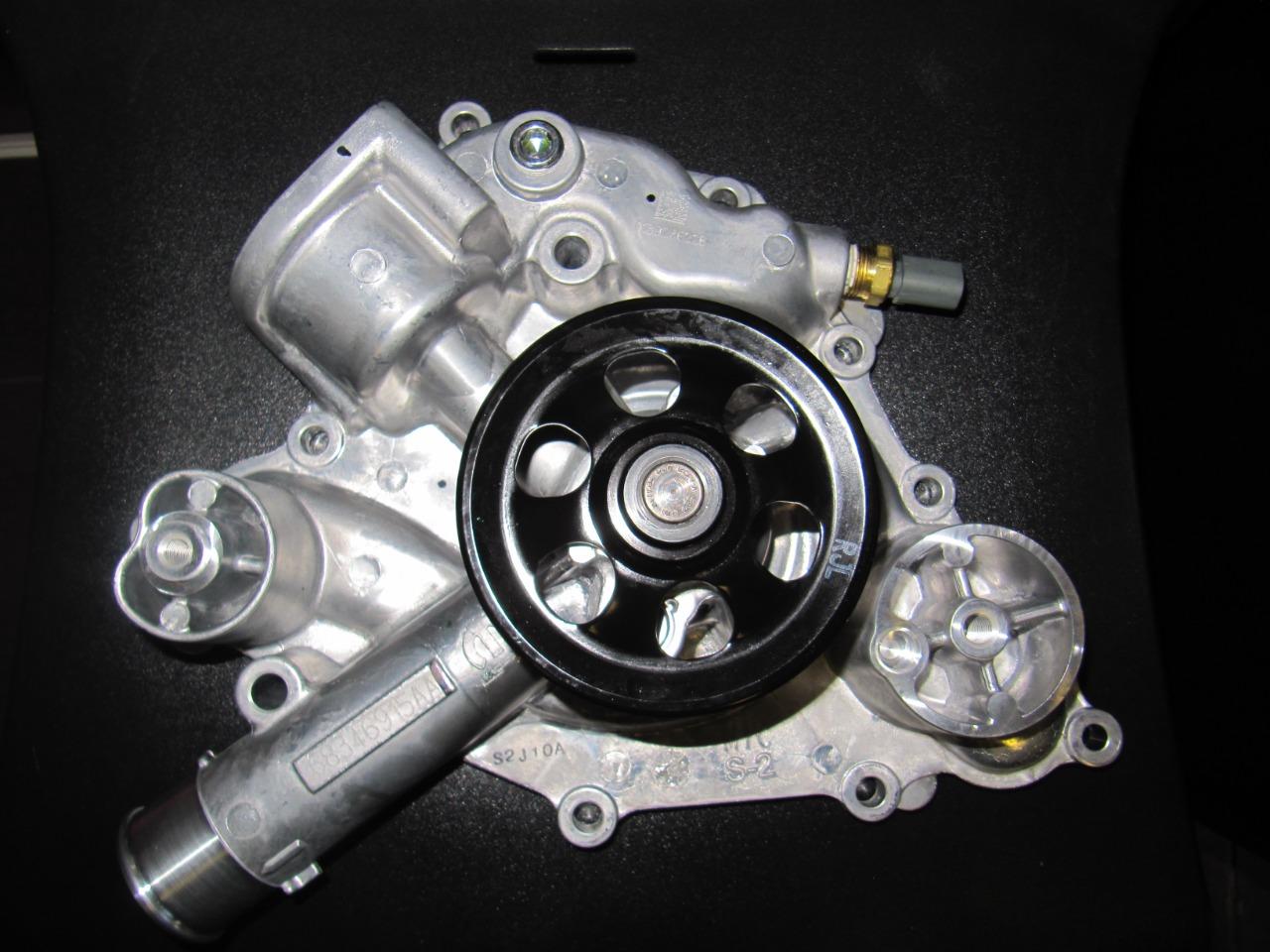 POMPE A EAU LesAnciennes.com