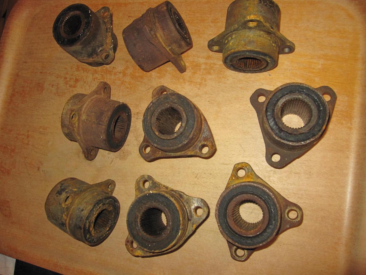 Silentbloc de berceau CITROEN Traction LesAnciennes.com