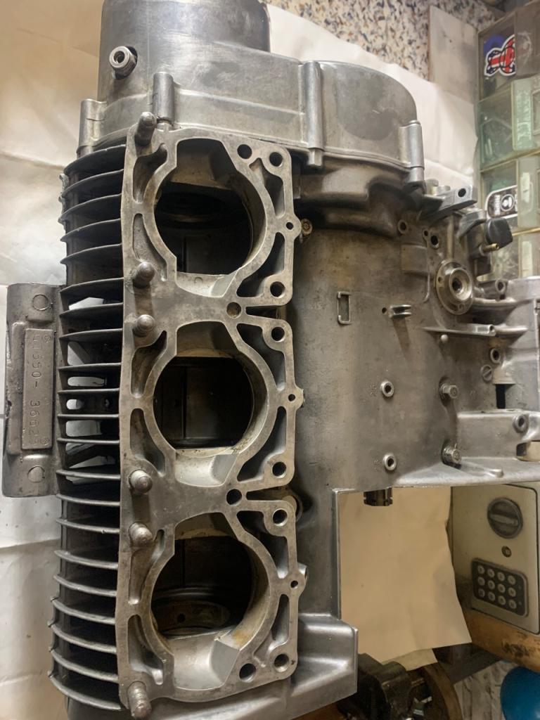 Moteur SUZUKI GT 550 LesAnciennes.com