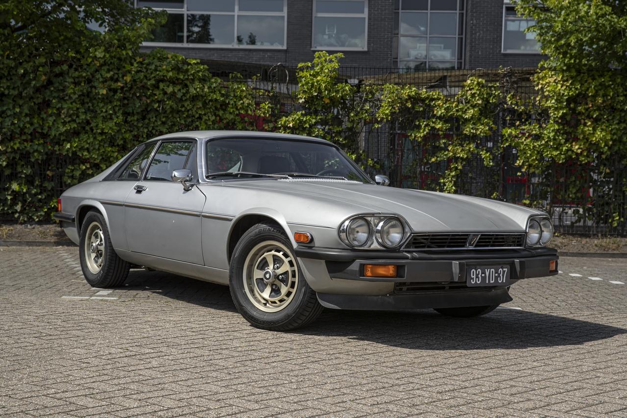 1976 Jaguar XJ-S V12 LesAnciennes.com