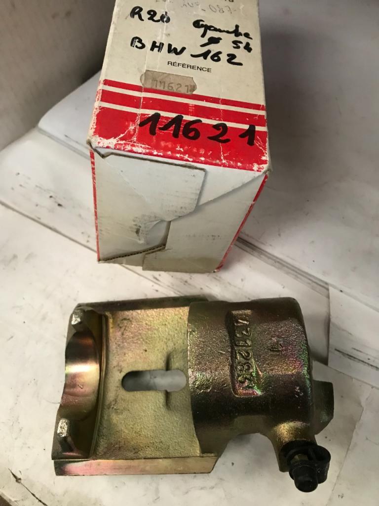 Etrier avant gauche RENAULT 20 Trafic LesAnciennes.com