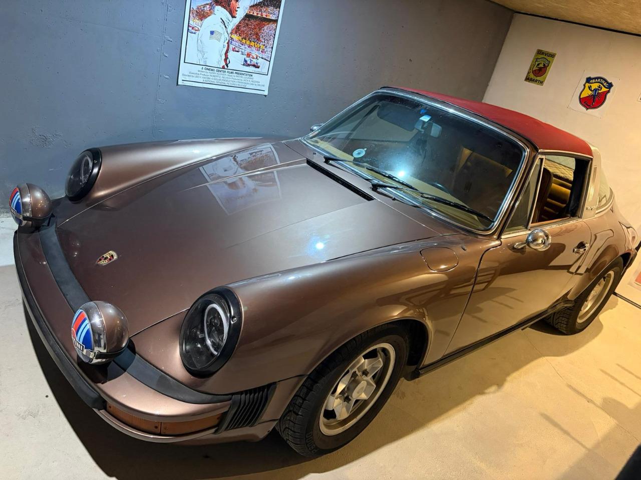 PORSCHE 911 - 1977 LesAnciennes.com