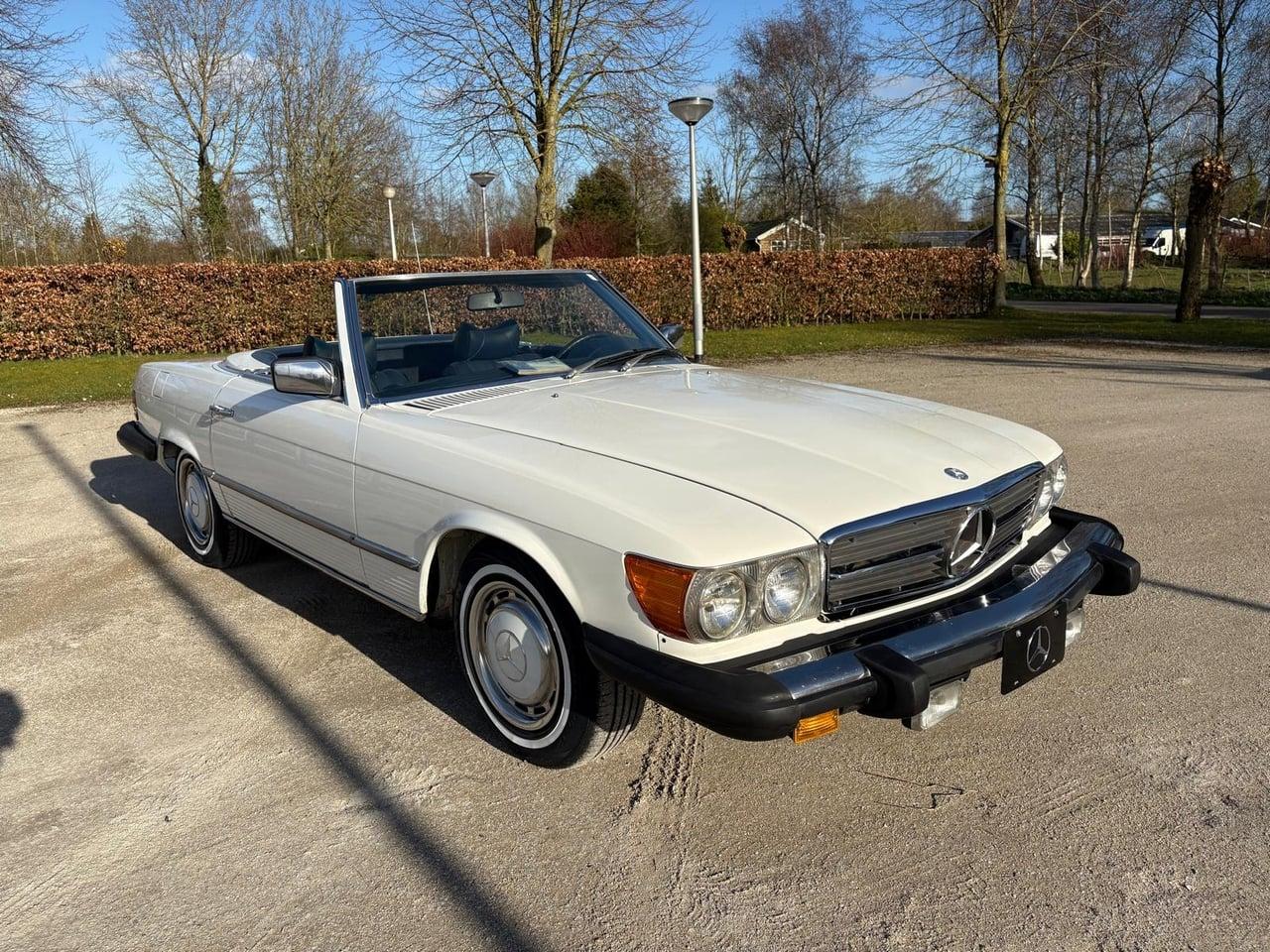 1976 Mercedes-Benz 450 SL R107 LesAnciennes.com