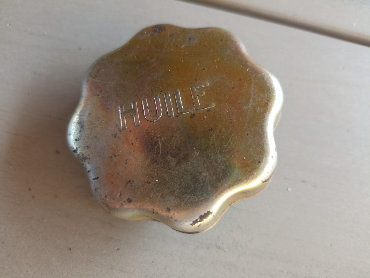 Bouchon d\'huile. LesAnciennes.com