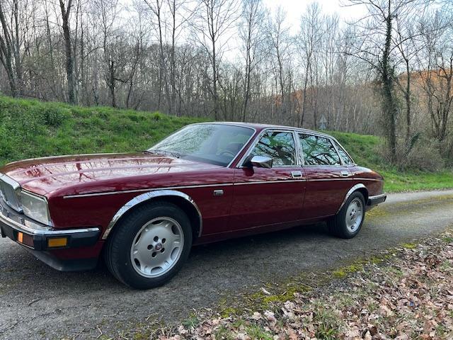 DAIMLER XJ40 - 1988 LesAnciennes.com