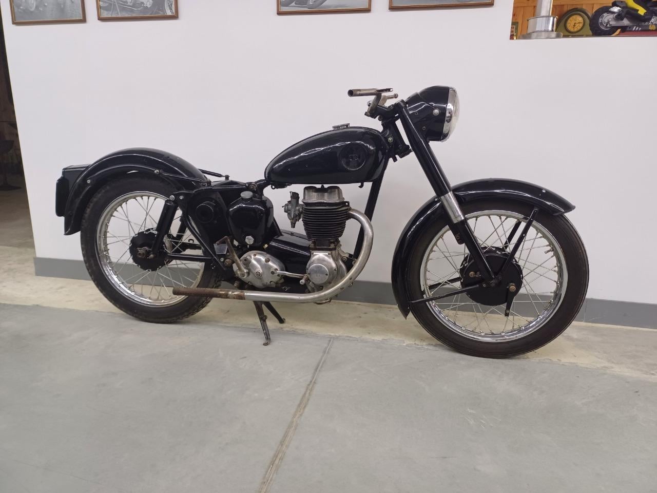 BSA C12 - 1960 LesAnciennes.com