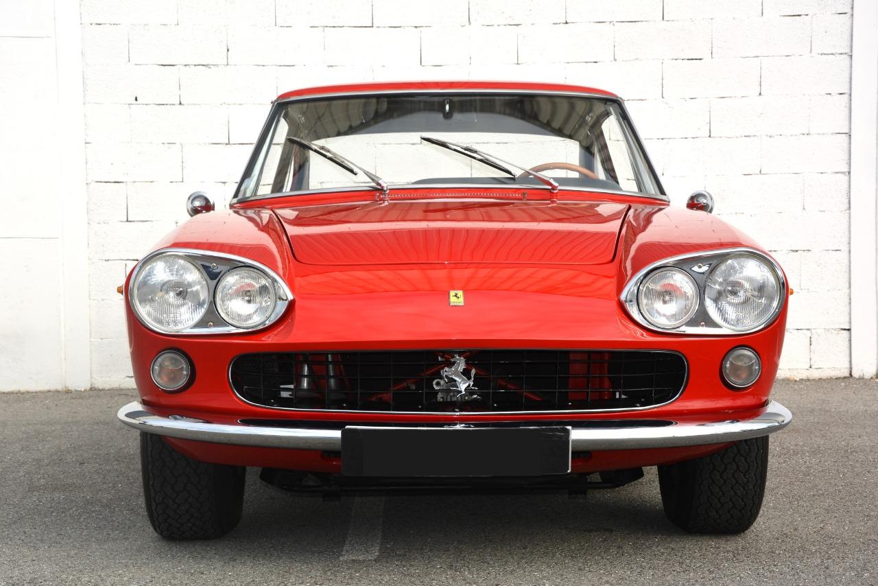 FERRARI 330 GT 2+2 - 1964 LesAnciennes.com