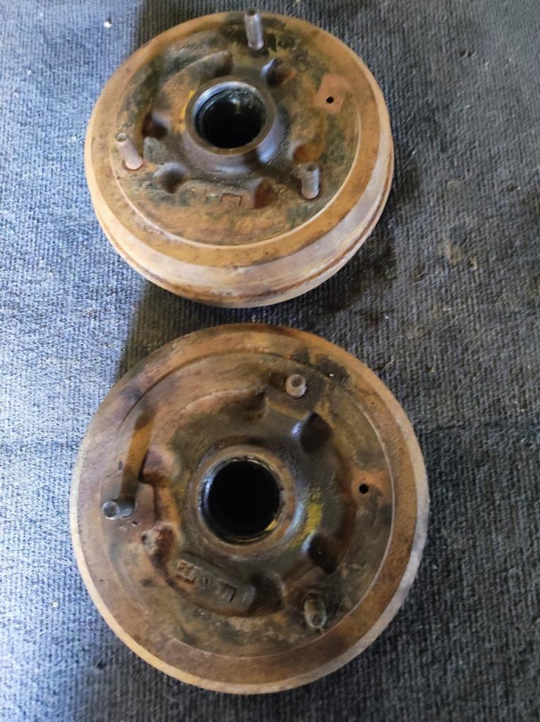 Tambours RENAULT 4 (R4) Toute versions LesAnciennes.com