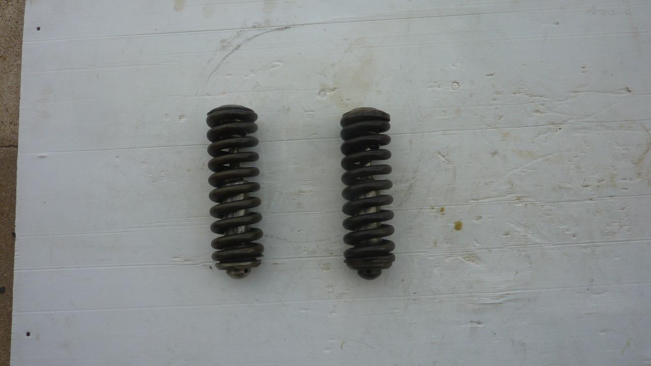 Paire d'amortisseurs avant SIMCA 8 LesAnciennes.com