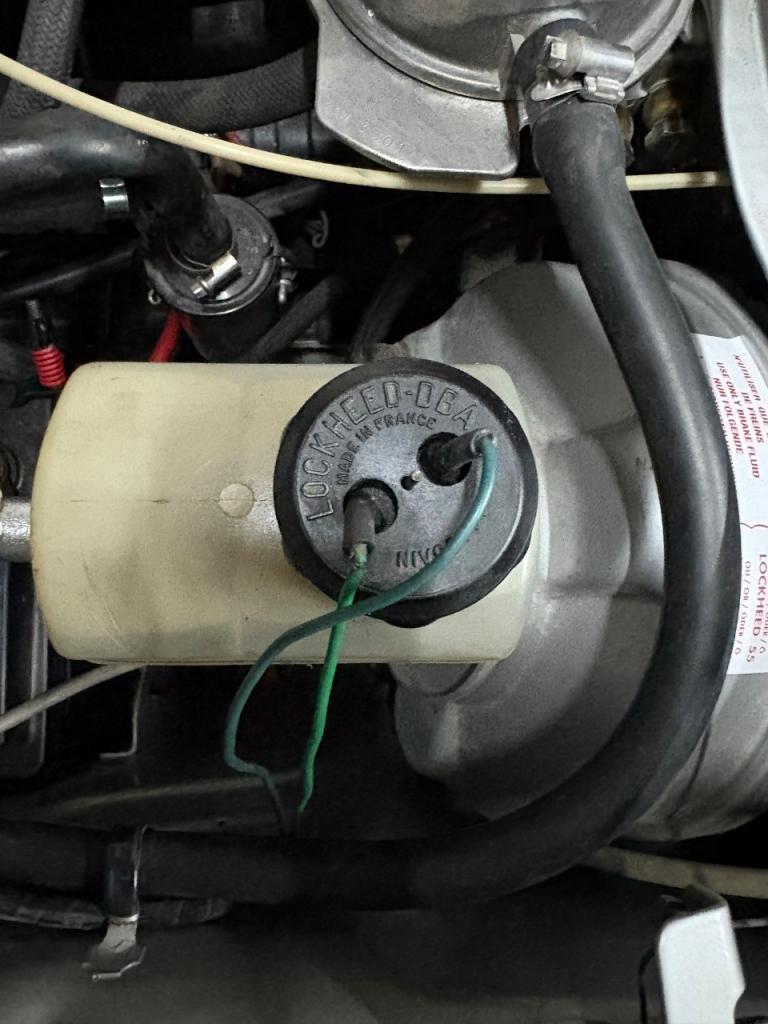 Recherche pièces PEUGEOT 504 Coupé MK1 LesAnciennes.com