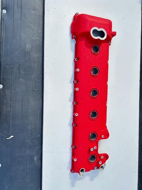 Couvercle de soupape gauche Ferrari F12 Berlinetta LesAnciennes.com