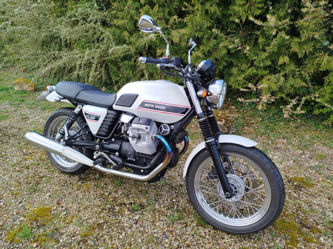 MOTO GUZZI V7 Injection 9500Kms - 2010 LesAnciennes.com
