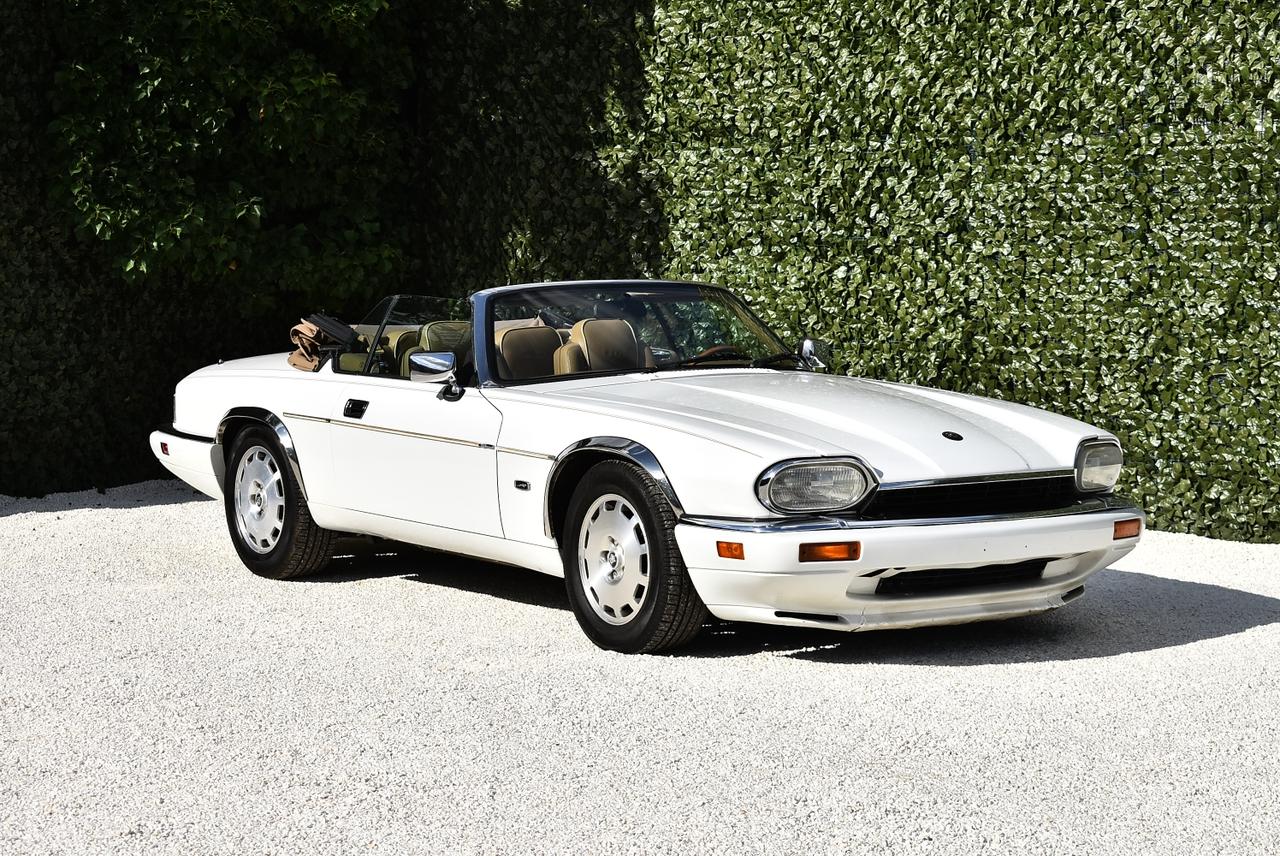 1996 Jaguar XJS Convertible 4,0L I6 "Celebration E LesAnciennes.com