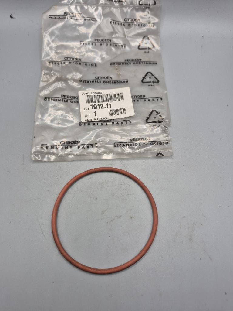Joint Filtre gasoil / Boitier Eau Peugeot 205 LesAnciennes.com