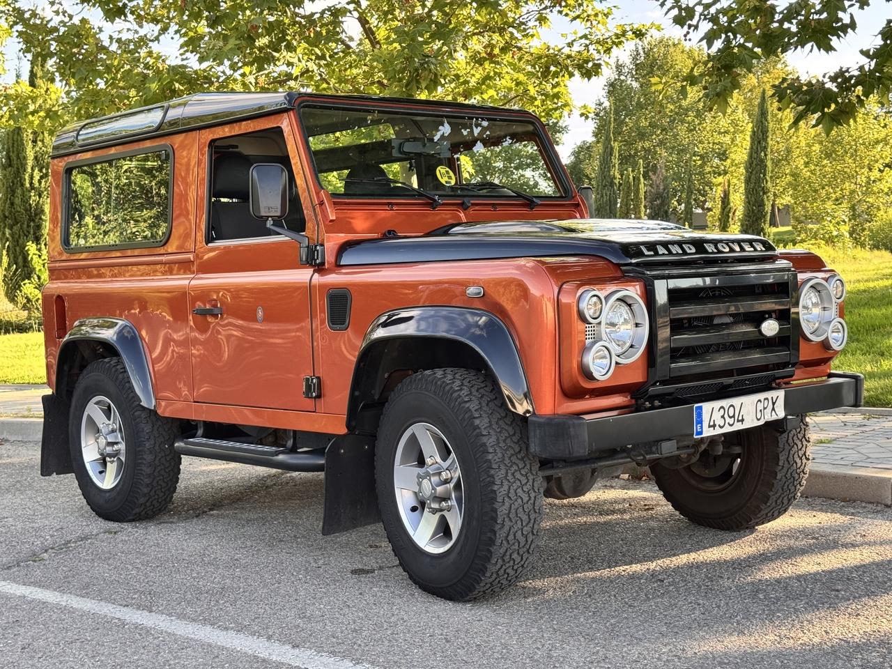 2009 Land Rover Defender 90 FIRE Edition LesAnciennes.com