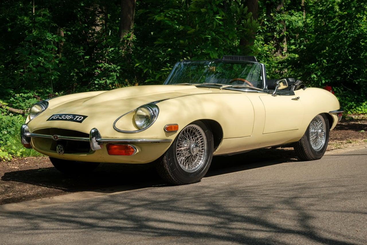 Jaguar E-Type Roadster Series 2 1970 LesAnciennes.com