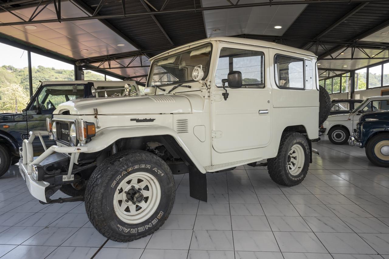 1982 Toyota Land Cruiser BJ42 LesAnciennes.com