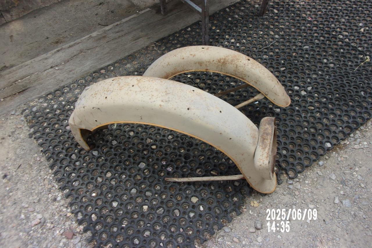 Garde boue TERROT etm 125 etm 125 LesAnciennes.com