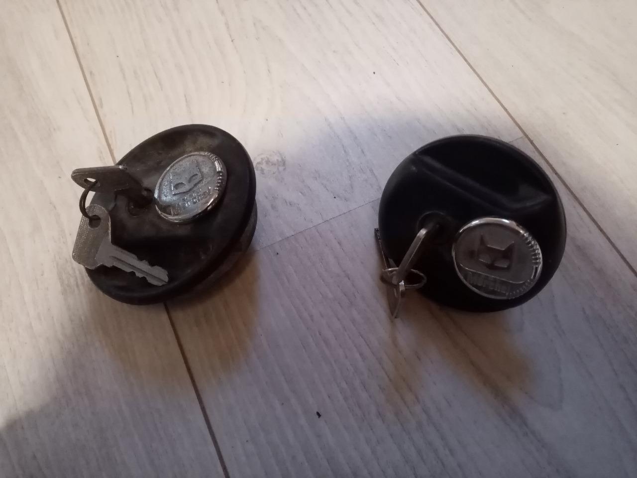 Bouchon essence SEV marchal à clés LesAnciennes.com