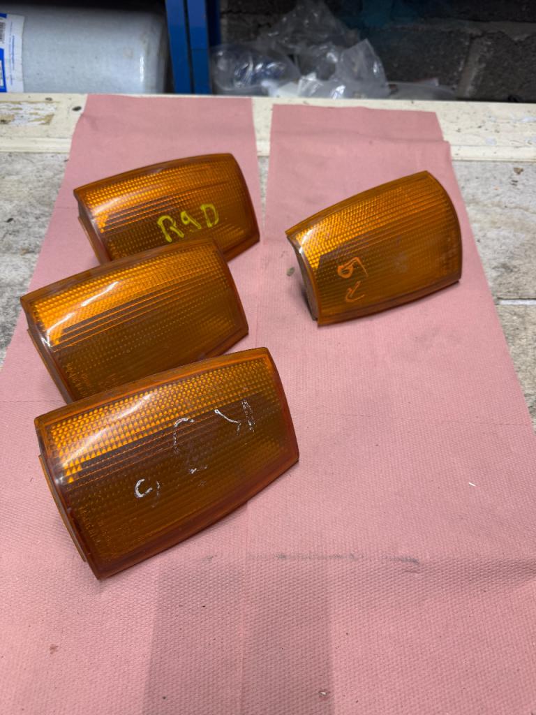 Clignotant RENAULT 9 (R9) LesAnciennes.com