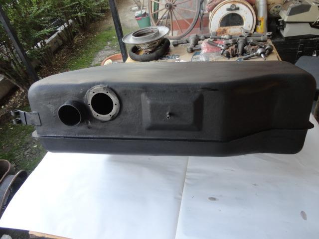 Rèservoir d' essence droite Lamborghini Espada LesAnciennes.com