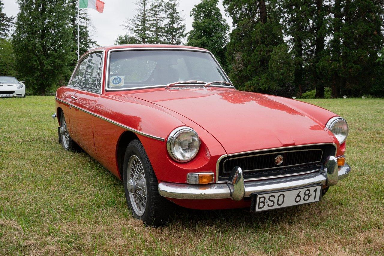 1970 MG MGB GT LesAnciennes.com