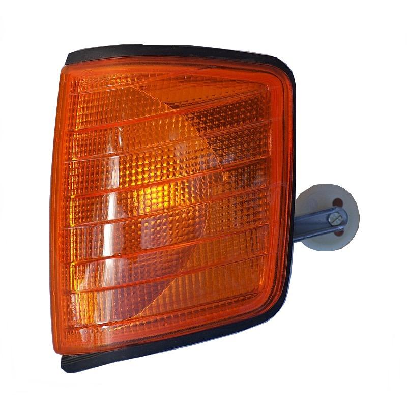 Feu MERCEDES 190 E LesAnciennes.com