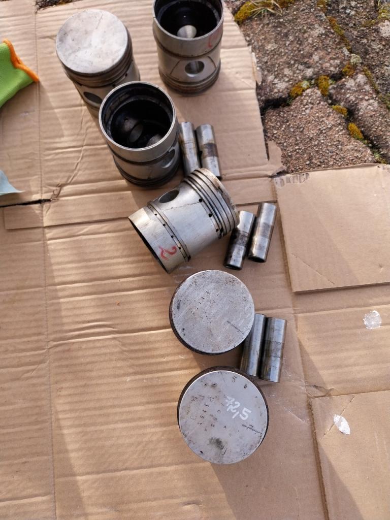 Pistons CITROEN C4 LesAnciennes.com