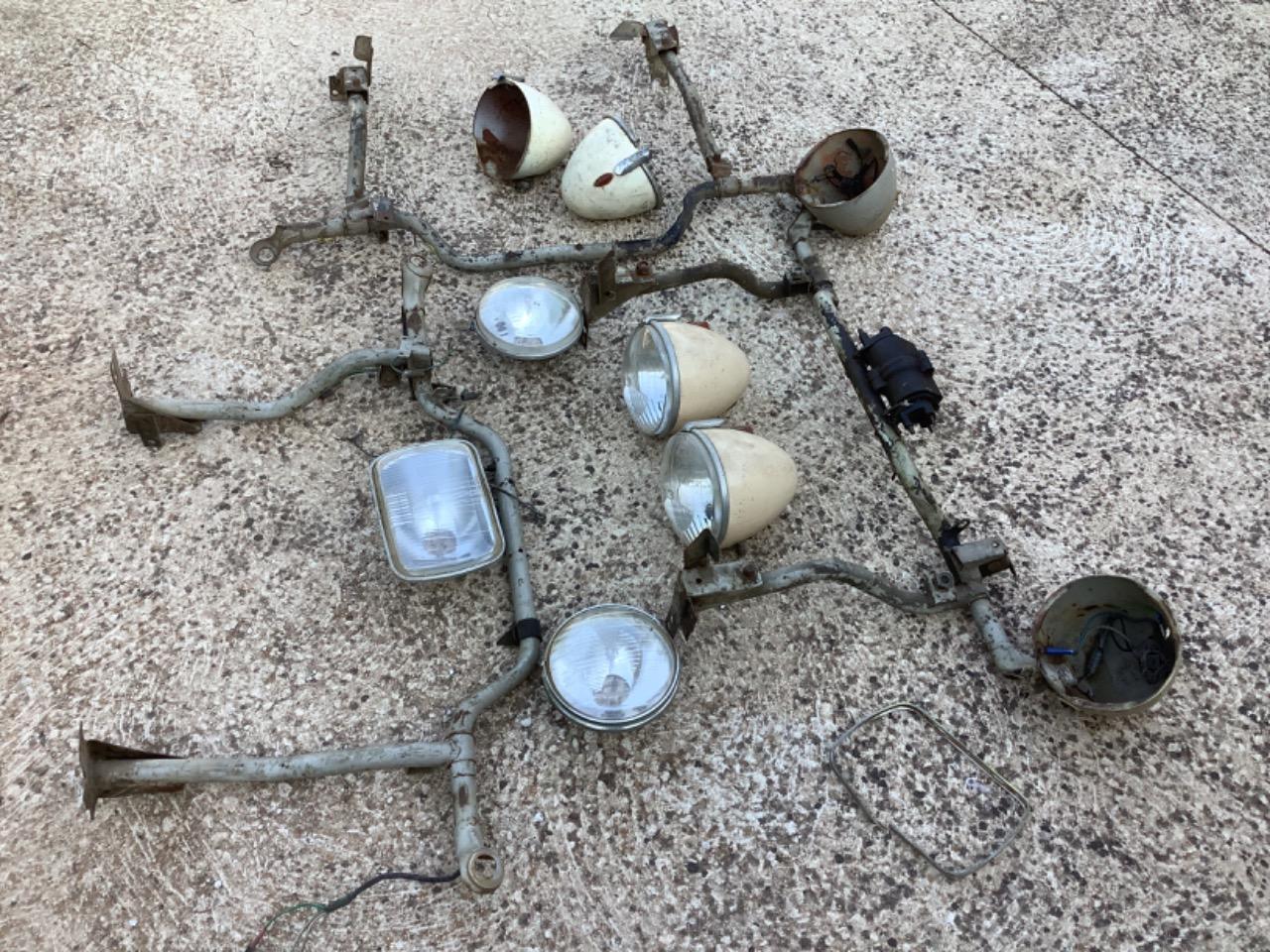 Phares CITROEN 2CV LesAnciennes.com