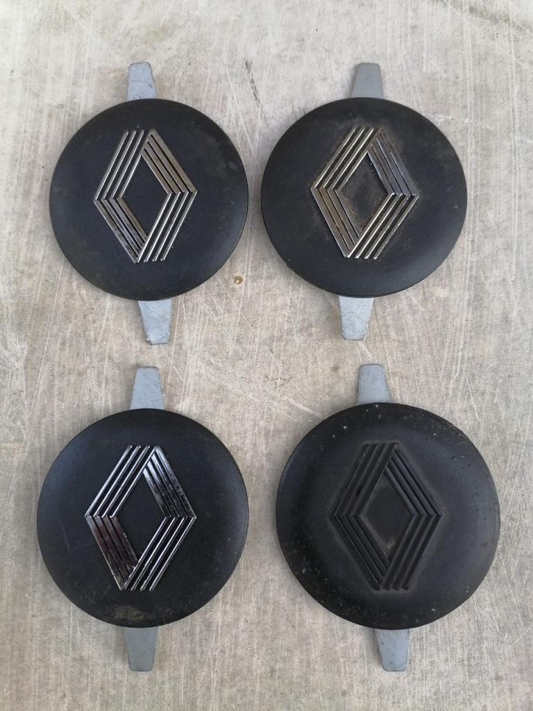Centre de roue RENAULT R4, R5, R9, R11 LesAnciennes.com