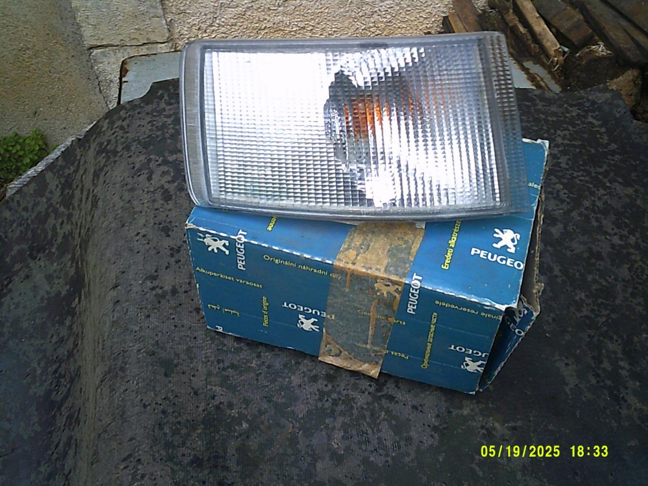 Clignotant PEUGEOT BOXER LesAnciennes.com