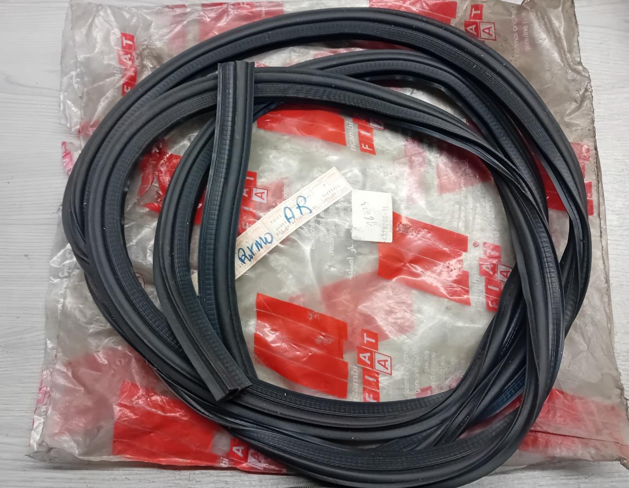 4378780 – JOINT NEUF COFFRE FIAT RITMO LesAnciennes.com