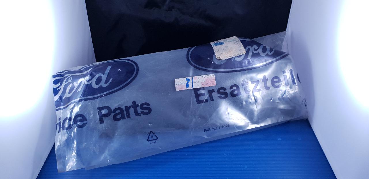 Garniture tableau bord côté passager FORD Escort LesAnciennes.com