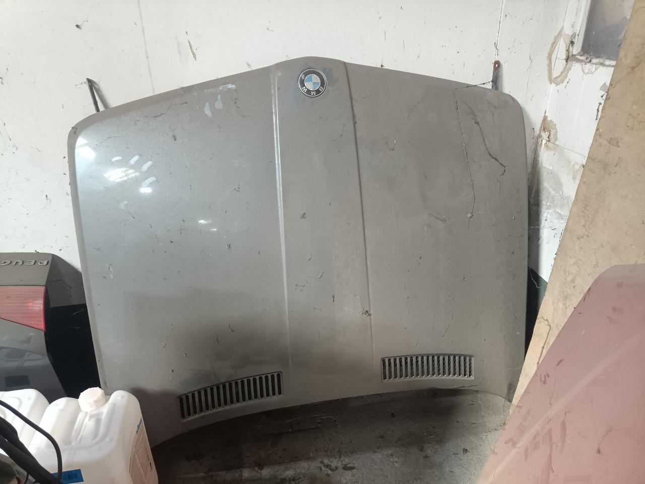 Capot BMW 320 LesAnciennes.com