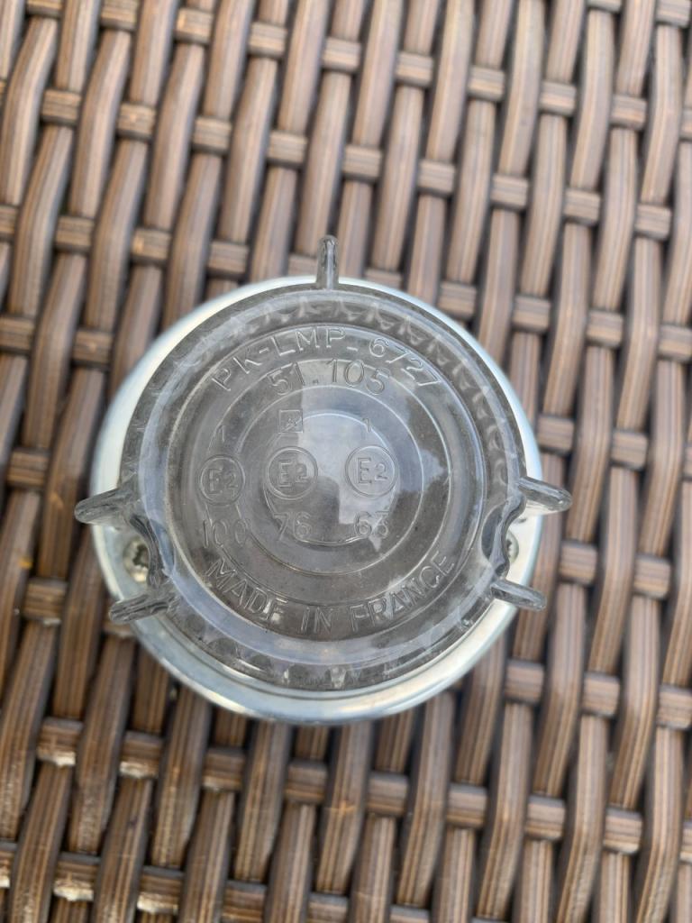 Cabochon RENAULT 4 (R4) L et Super LesAnciennes.com