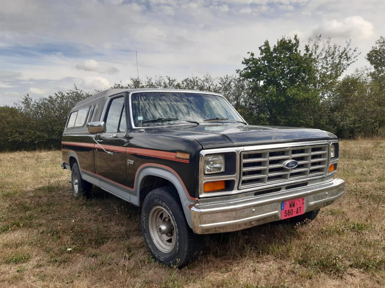 FORD F150 Ford F150 V8 5.8L - 1984 LesAnciennes.com