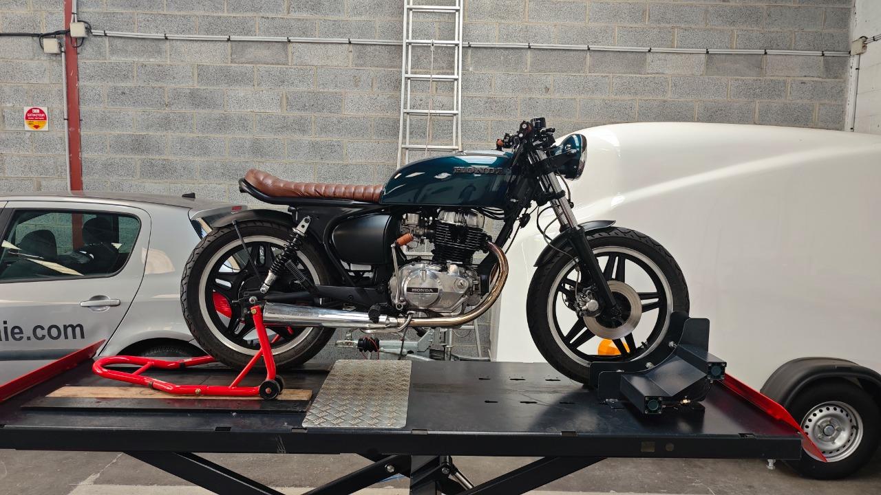 HONDA CB 400 N - 1980 LesAnciennes.com
