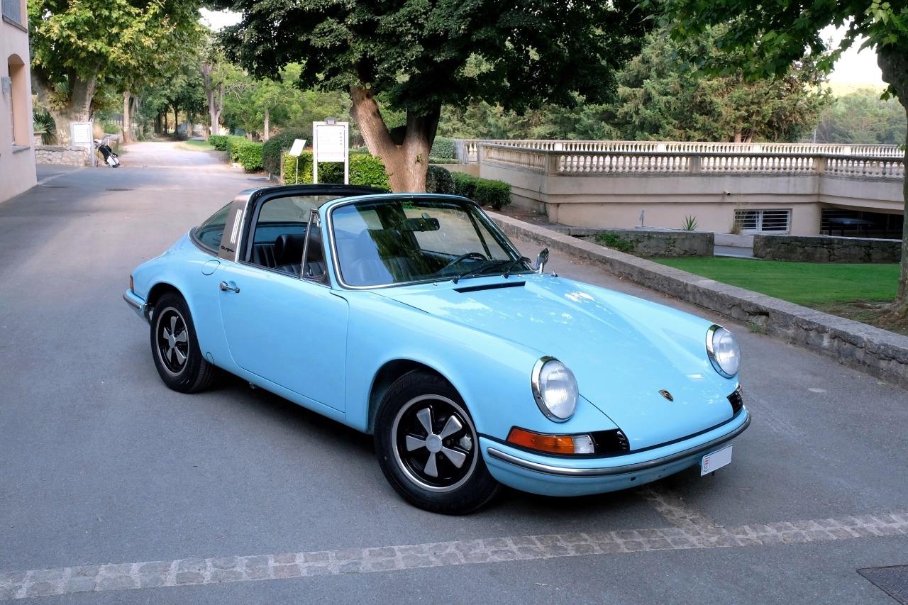 PORSCHE 911 2.4T Targa Ölklappe - 1972 LesAnciennes.com