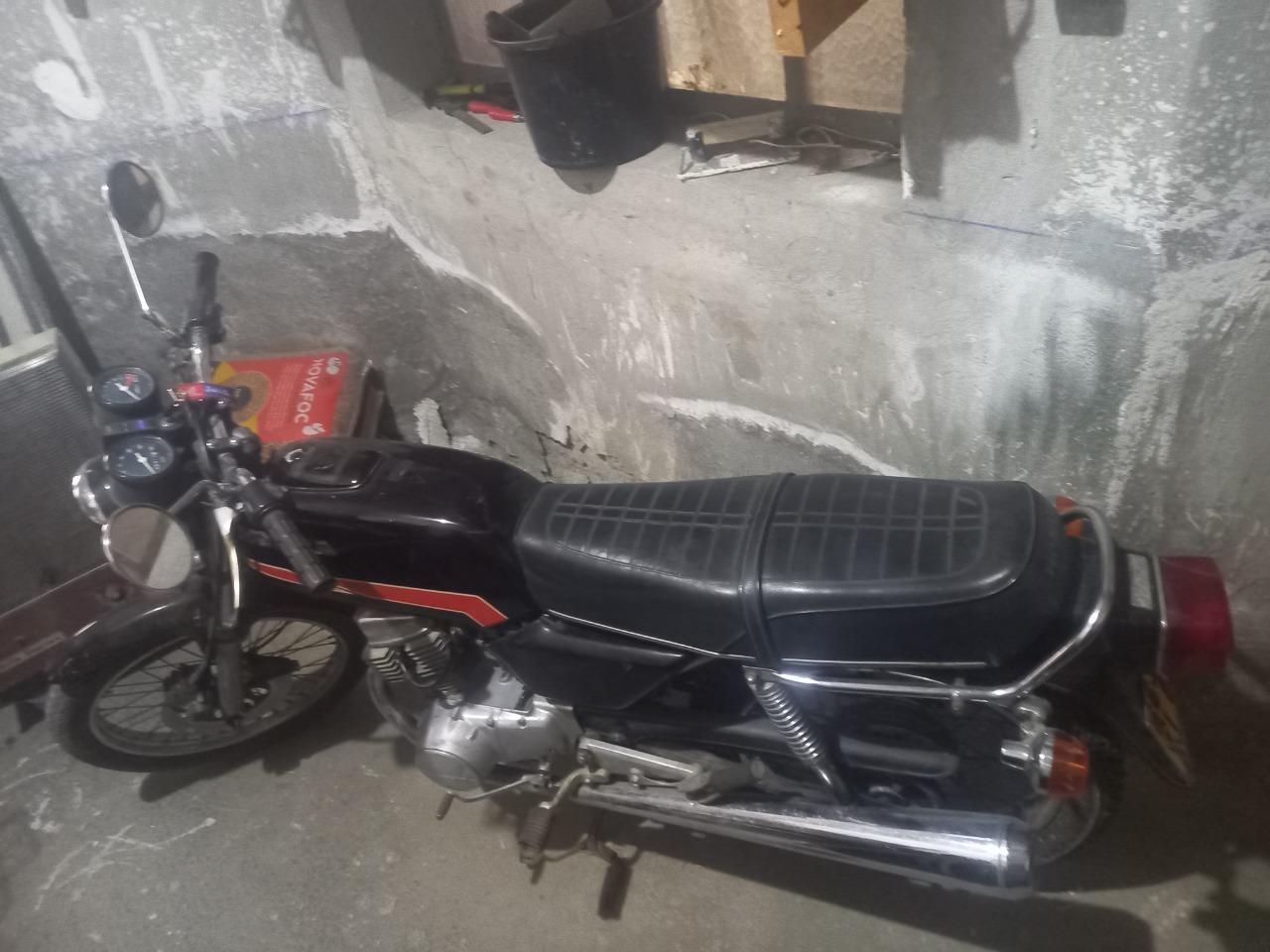 HONDA CB 125 Twin - 1977 LesAnciennes.com