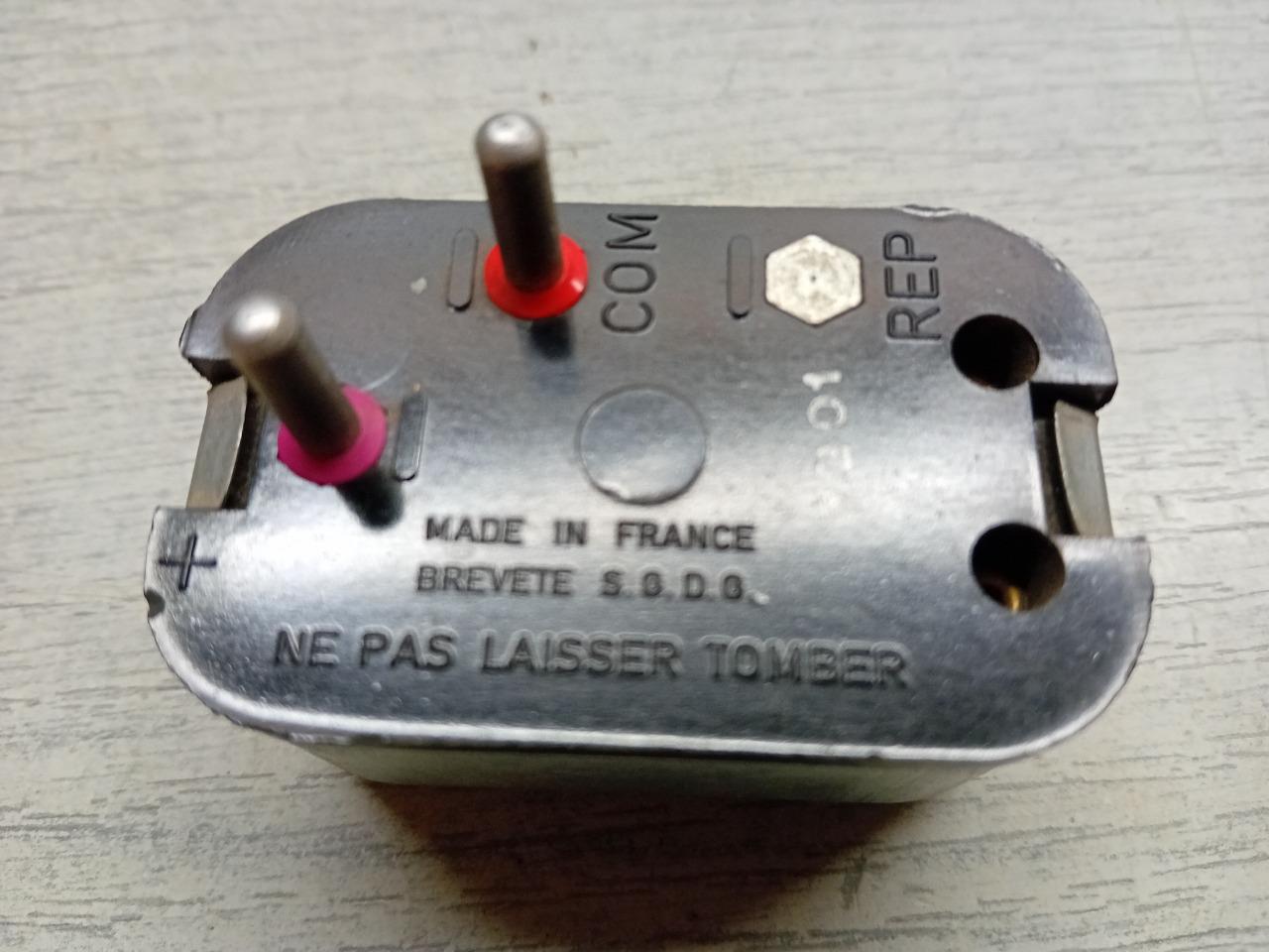 N11 – CENTRALE CLIGNOTANTE 6V 2L 15W CITROEN 2CV LesAnciennes.com