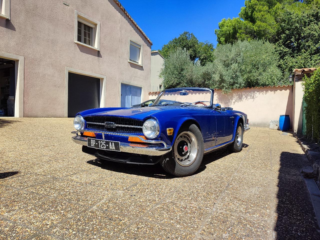 TRIUMPH TR6 cabriolet - 1971 LesAnciennes.com