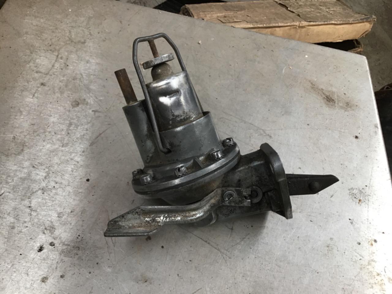 POMPE À ESSENCE TYPE RH CITROEN DS ID HY LesAnciennes.com