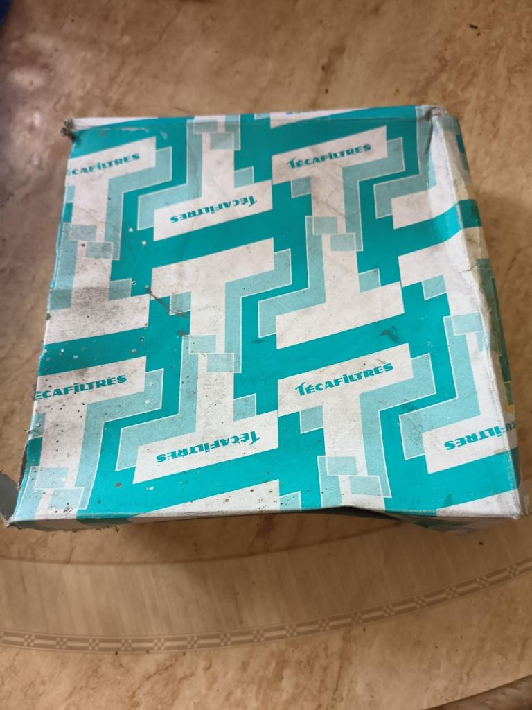 Pièces RENAULT 4L (R4L) filtre à air Neuf LesAnciennes.com