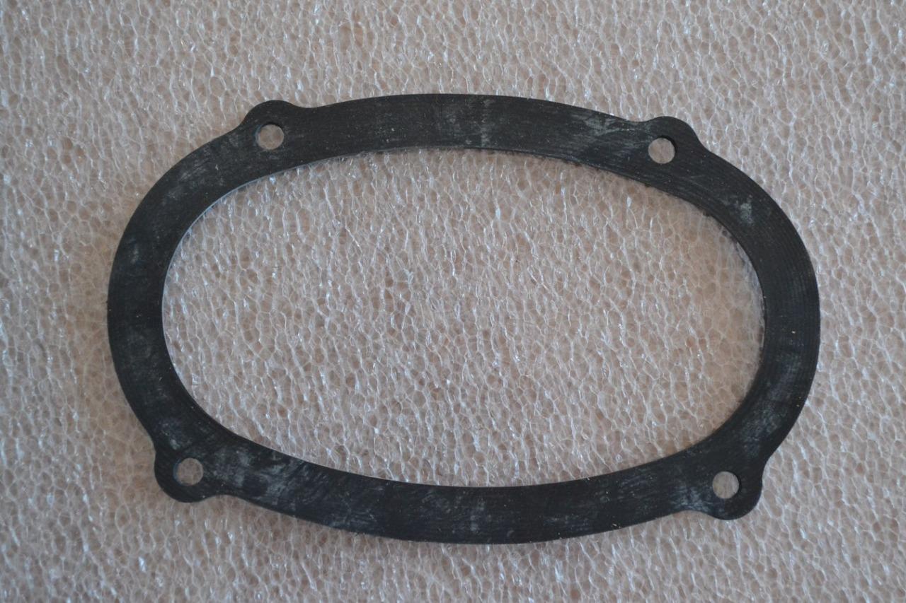 Joint caoutchouc filtre/carbu PEUGEOT 604 V6 LesAnciennes.com