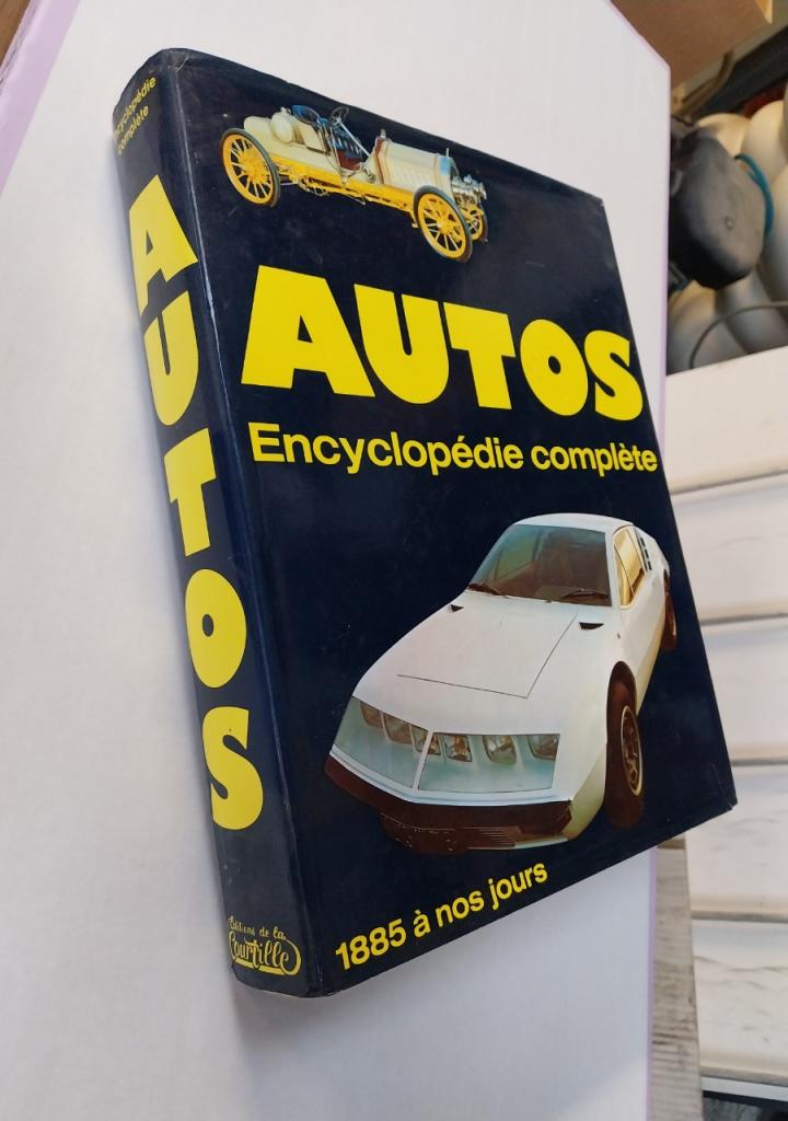 Livre toutes les marques automobiles ancienne LesAnciennes.com